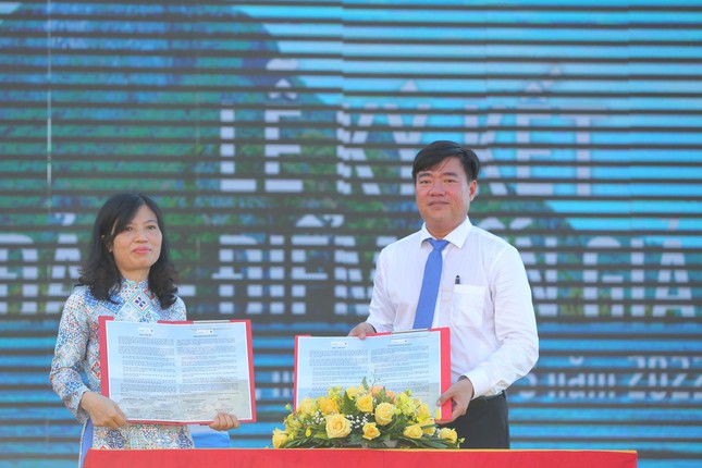 WWF-Việt Nam và UBND huyện Côn Đảo ký cam kết thực hiện chương trình “Côn Đảo - Điểm đến giảm nhựa”